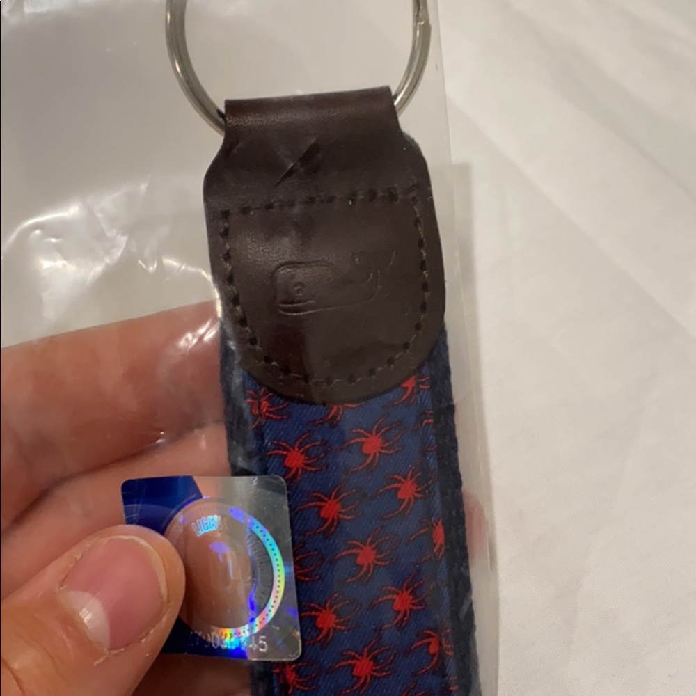 NEW vineyard vines key fob